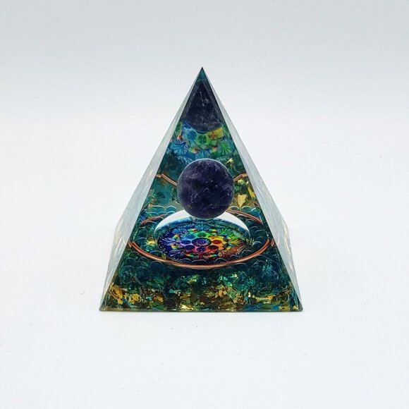 Resin Pyramid with Copper and Amethyst - Picture 3 of 3